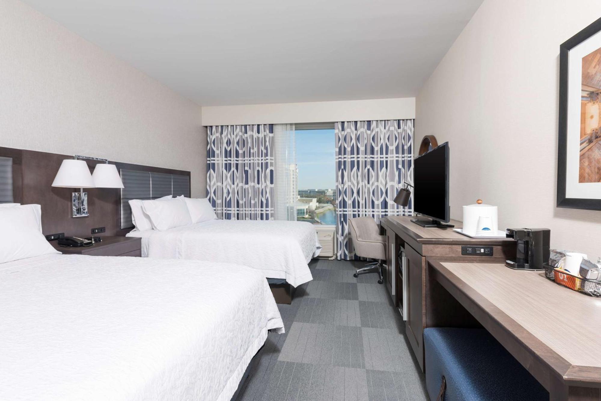 Hampton & Indianapolis-keystone, In Hotel 3*