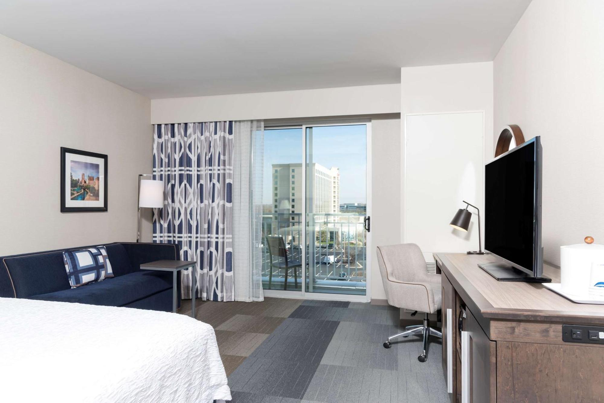 Hampton & Indianapolis-keystone, In Hotel 3*