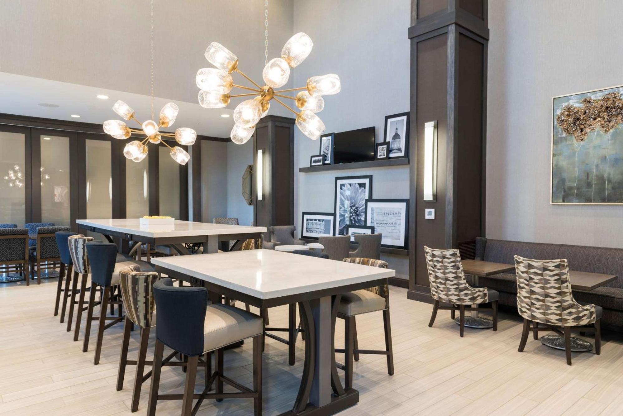 Hampton & Indianapolis-keystone, In Hotel 3*